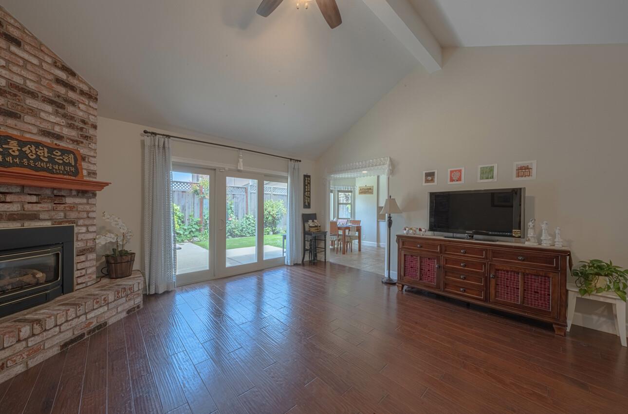 Detail Gallery Image 10 of 45 For 1121 Palo Alto Way, Salinas,  CA 93901 - 4 Beds | 2 Baths