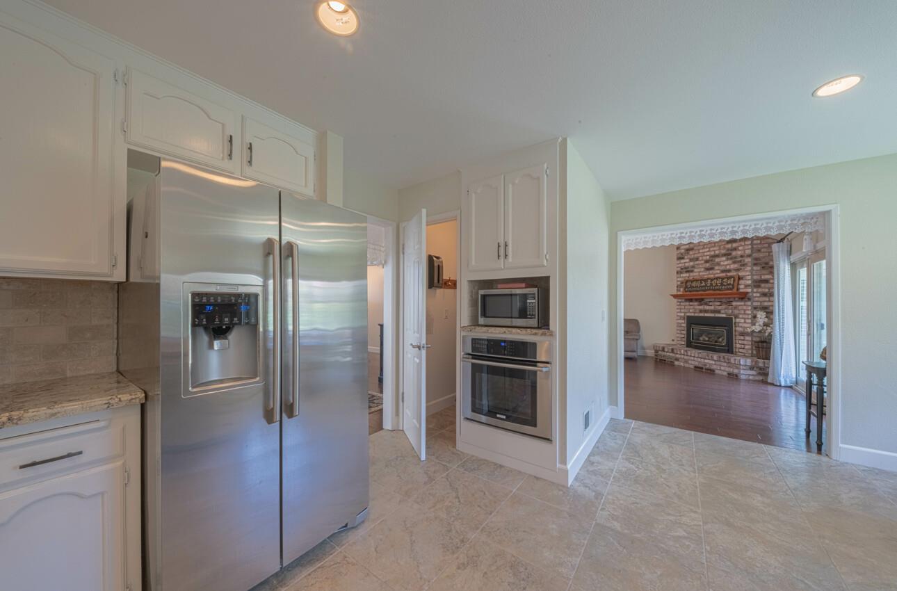 Detail Gallery Image 16 of 45 For 1121 Palo Alto Way, Salinas,  CA 93901 - 4 Beds | 2 Baths