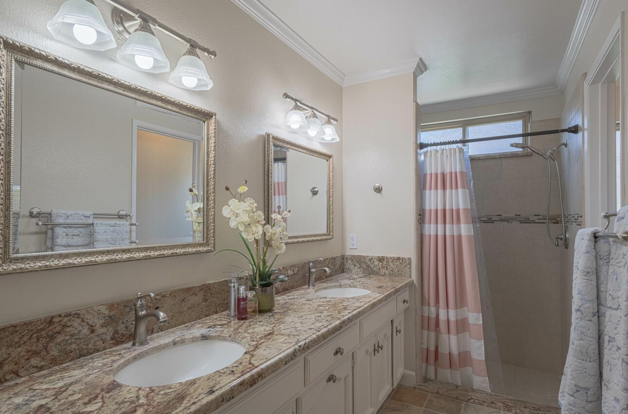 Detail Gallery Image 21 of 45 For 1121 Palo Alto Way, Salinas,  CA 93901 - 4 Beds | 2 Baths