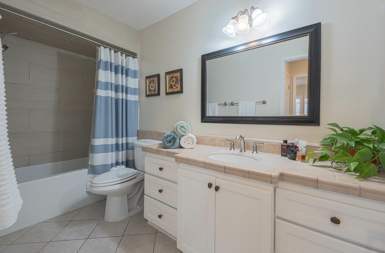 Detail Gallery Image 30 of 45 For 1121 Palo Alto Way, Salinas,  CA 93901 - 4 Beds | 2 Baths