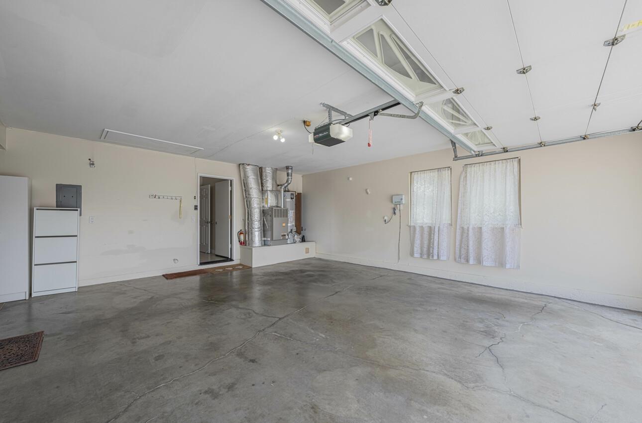 Detail Gallery Image 36 of 45 For 1121 Palo Alto Way, Salinas,  CA 93901 - 4 Beds | 2 Baths