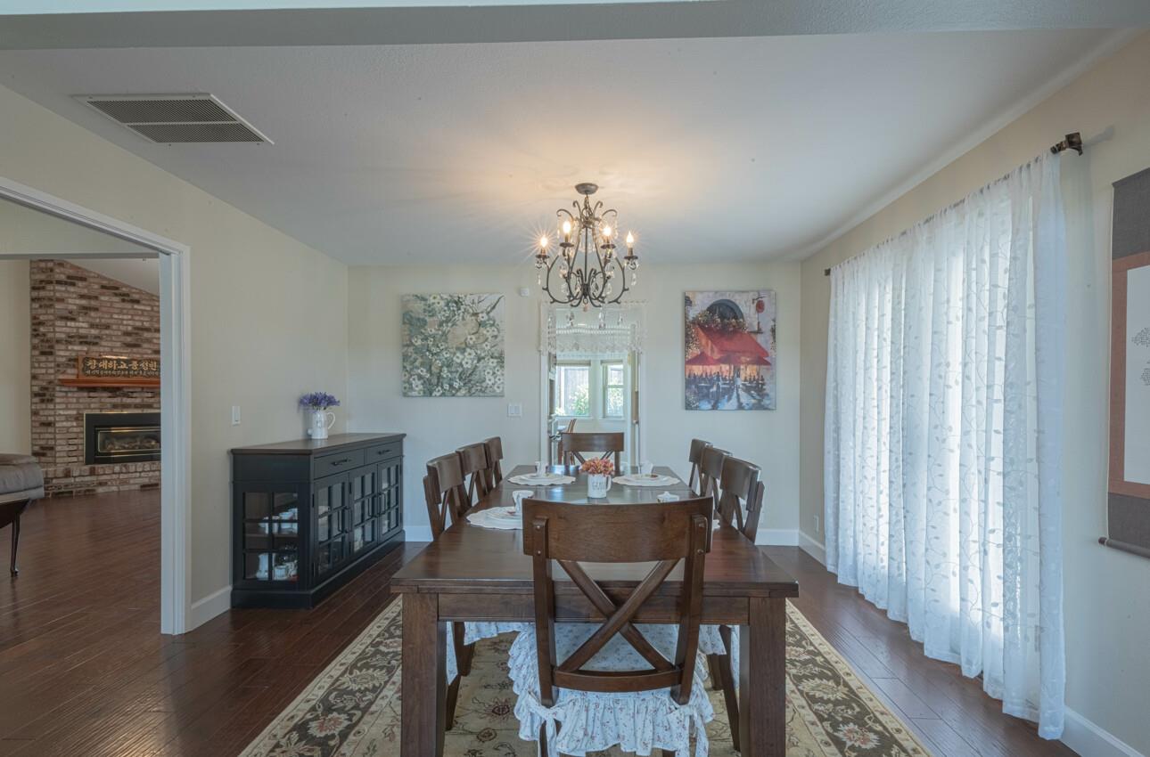 Detail Gallery Image 7 of 45 For 1121 Palo Alto Way, Salinas,  CA 93901 - 4 Beds | 2 Baths