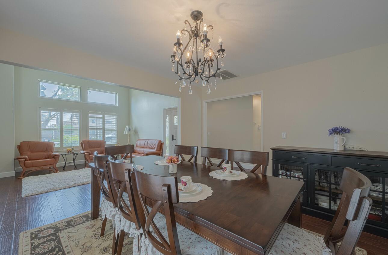 Detail Gallery Image 8 of 45 For 1121 Palo Alto Way, Salinas,  CA 93901 - 4 Beds | 2 Baths