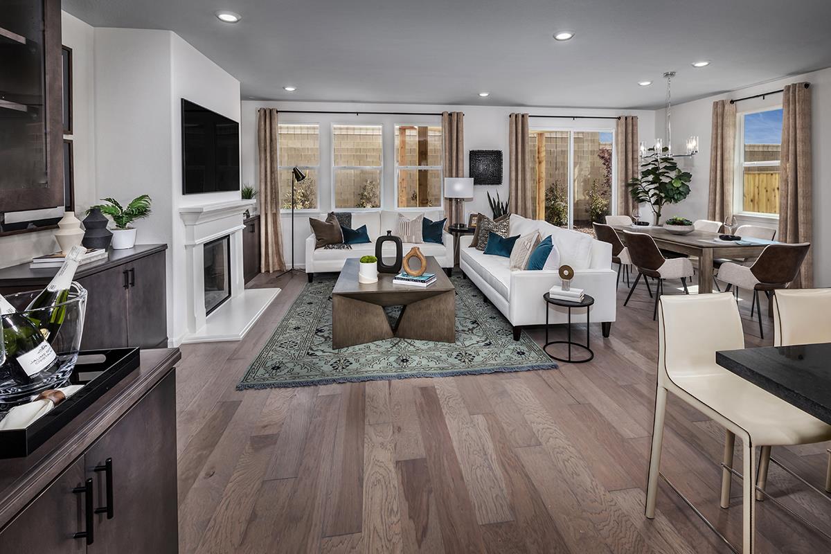 Detail Gallery Image 3 of 10 For 1880 Peony St, Hollister,  CA 95023 - 4 Beds | 2 Baths