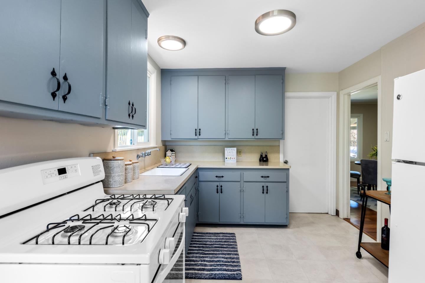 Detail Gallery Image 11 of 35 For 519 Park Blvd, Millbrae,  CA 94030 - 2 Beds | 1 Baths