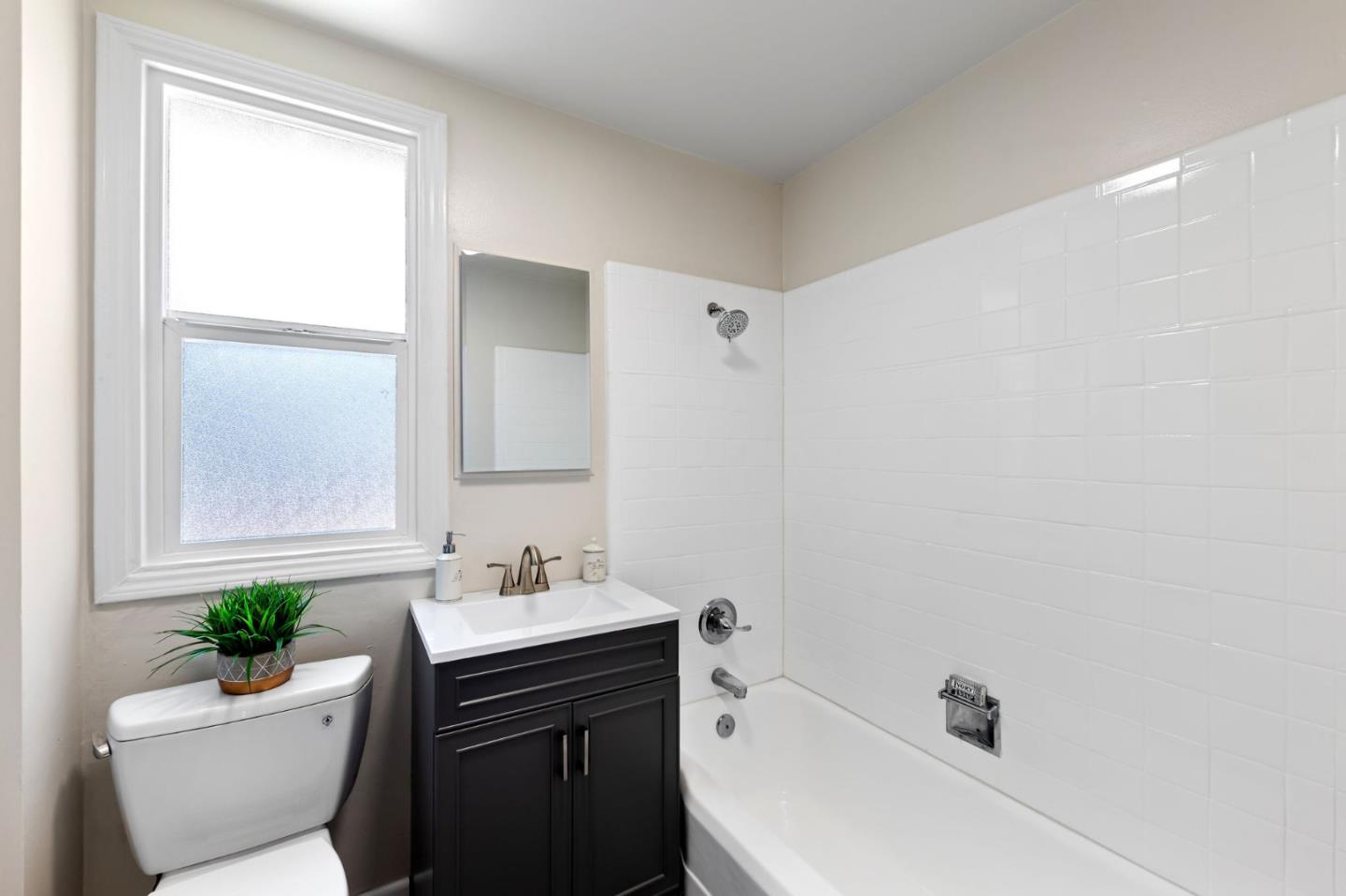 Detail Gallery Image 15 of 35 For 519 Park Blvd, Millbrae,  CA 94030 - 2 Beds | 1 Baths