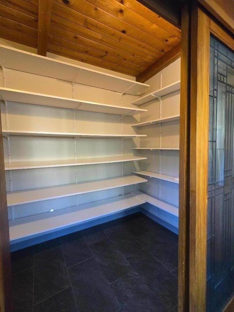 Detail Gallery Image 12 of 21 For 131 Hazel Ave, Millbrae,  CA 94030 - 5 Beds | 3/1 Baths