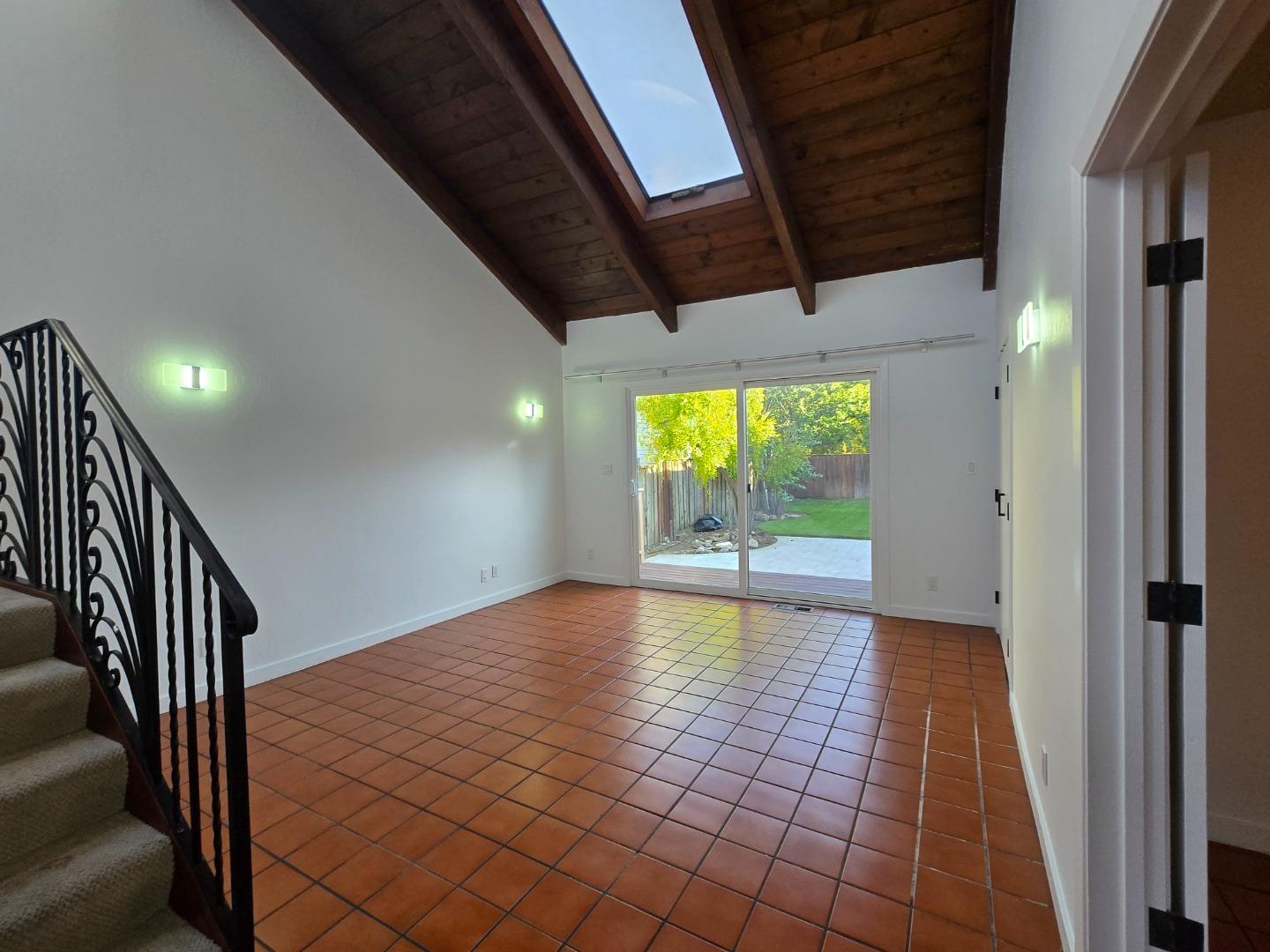 Detail Gallery Image 8 of 21 For 131 Hazel Ave, Millbrae,  CA 94030 - 5 Beds | 3/1 Baths