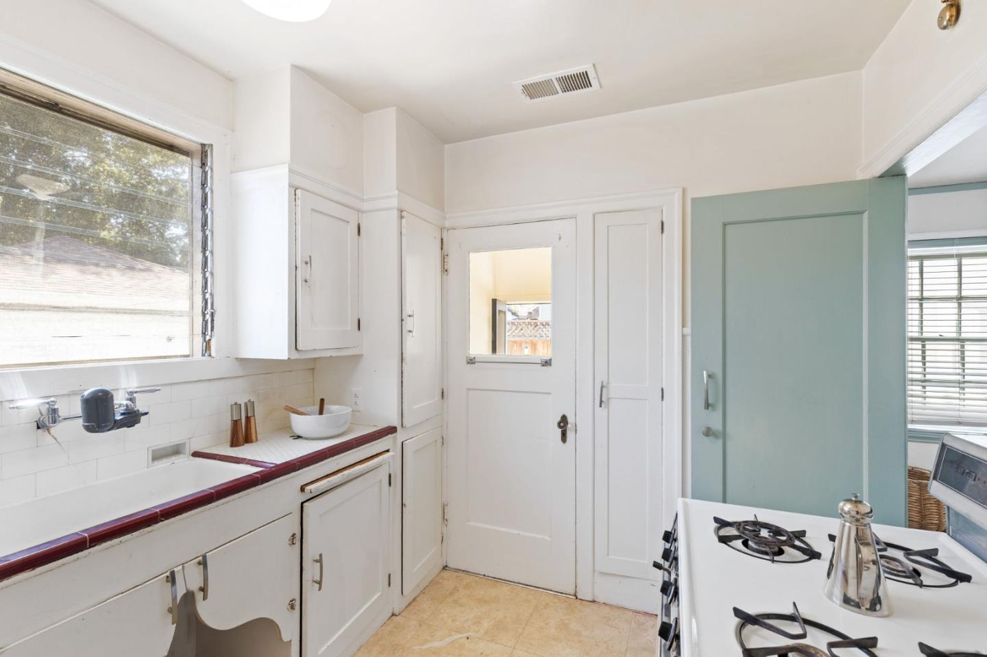 Detail Gallery Image 12 of 24 For 994 Ramona Ct, San Jose,  CA 95125 - 2 Beds | 1 Baths