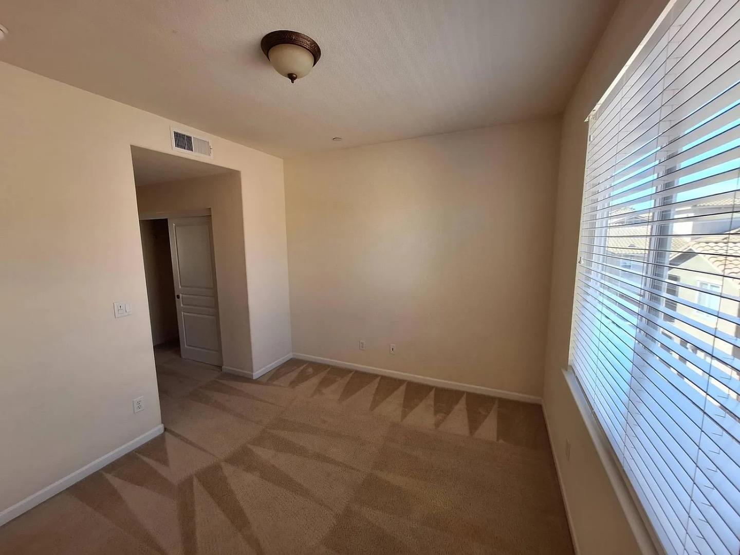 Detail Gallery Image 17 of 20 For 2580 W El Camino Ave, Sacramento,  CA 95833 - 2 Beds | 2/1 Baths
