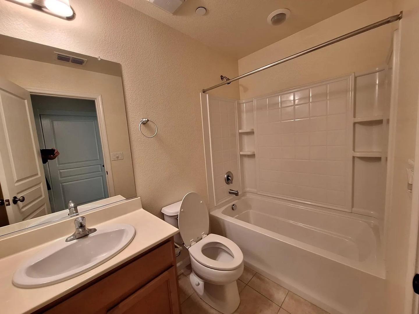 Detail Gallery Image 19 of 20 For 2580 W El Camino Ave, Sacramento,  CA 95833 - 2 Beds | 2/1 Baths
