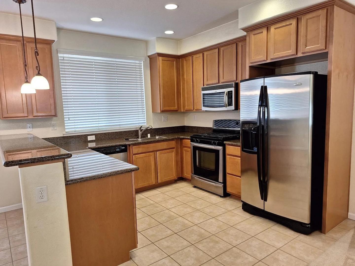 Detail Gallery Image 9 of 20 For 2580 W El Camino Ave, Sacramento,  CA 95833 - 2 Beds | 2/1 Baths