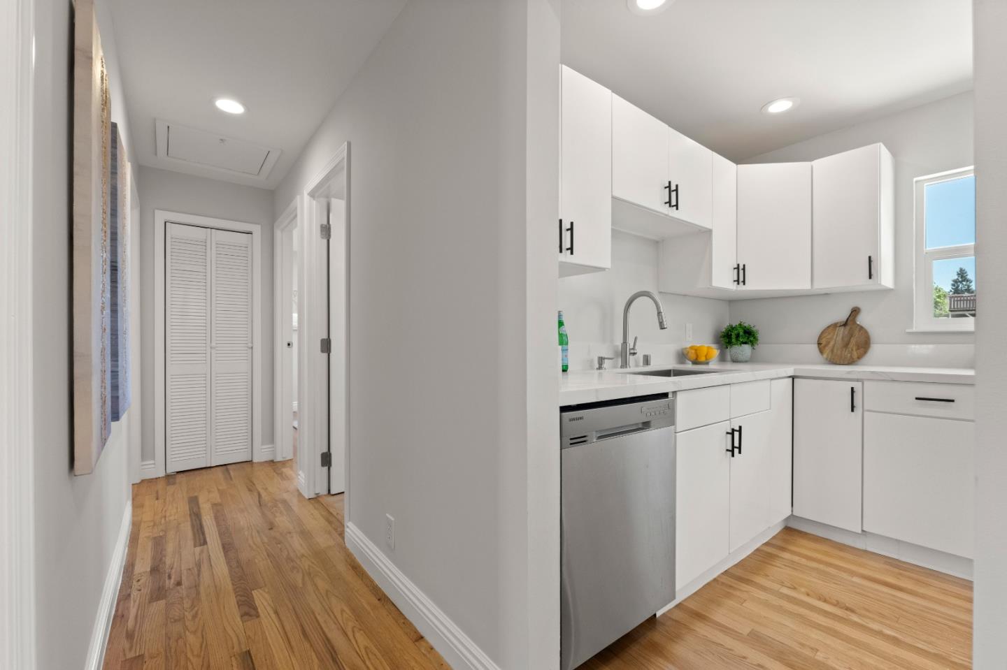 Detail Gallery Image 20 of 48 For 4172 Will Rogers Dr, San Jose,  CA 95117 - 3 Beds | 2/1 Baths