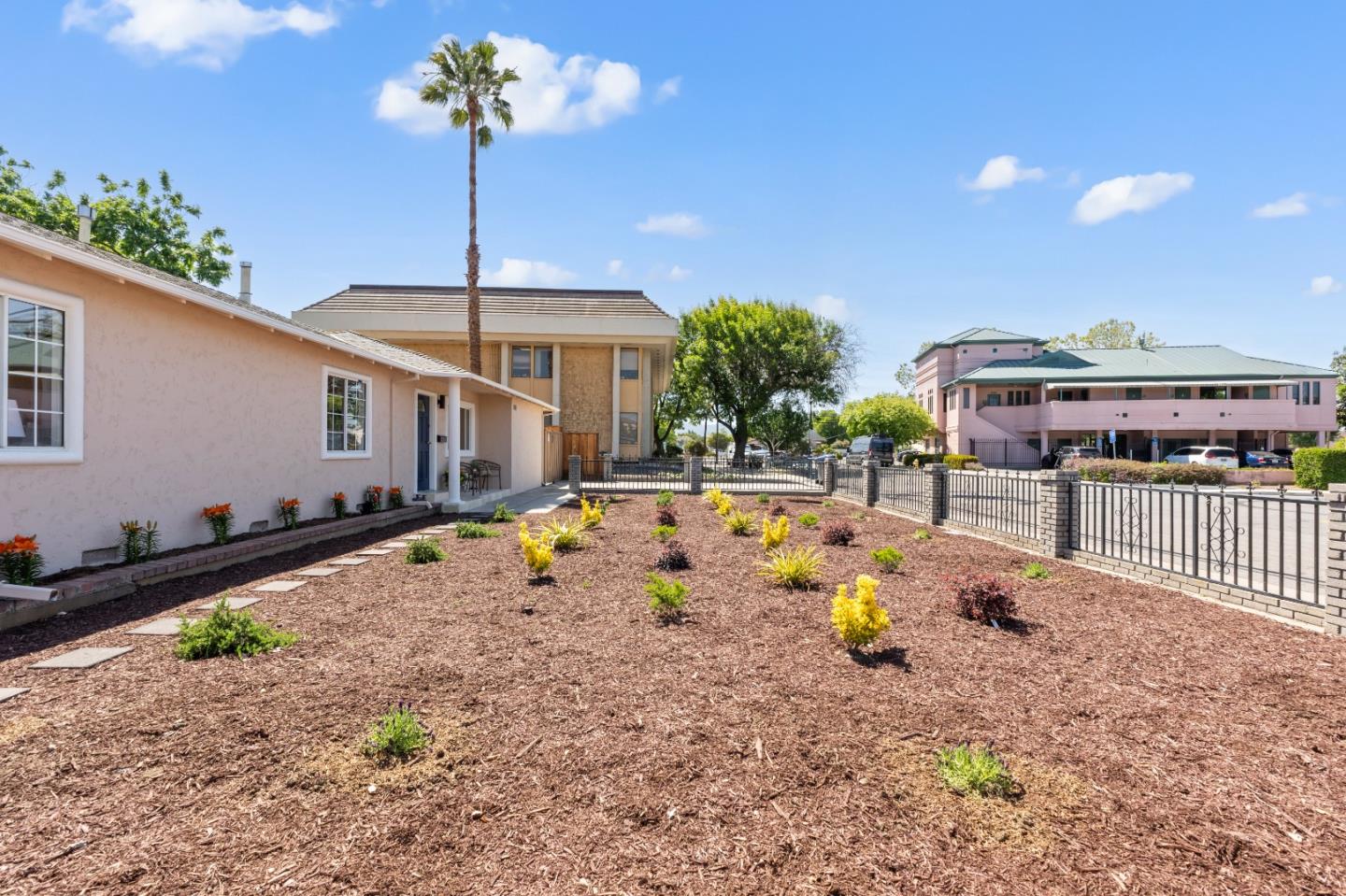 Detail Gallery Image 9 of 48 For 4172 Will Rogers Dr, San Jose,  CA 95117 - 3 Beds | 2/1 Baths