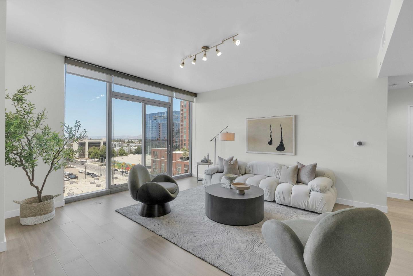 Detail Gallery Image 4 of 38 For 38 N Almaden Blvd #1013,  San Jose,  CA 95110 - 1 Beds | 1 Baths