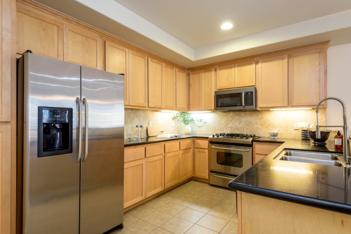 Detail Gallery Image 8 of 24 For 1419 Marcello Dr, San Jose,  CA 95131 - 1 Beds | 1/1 Baths