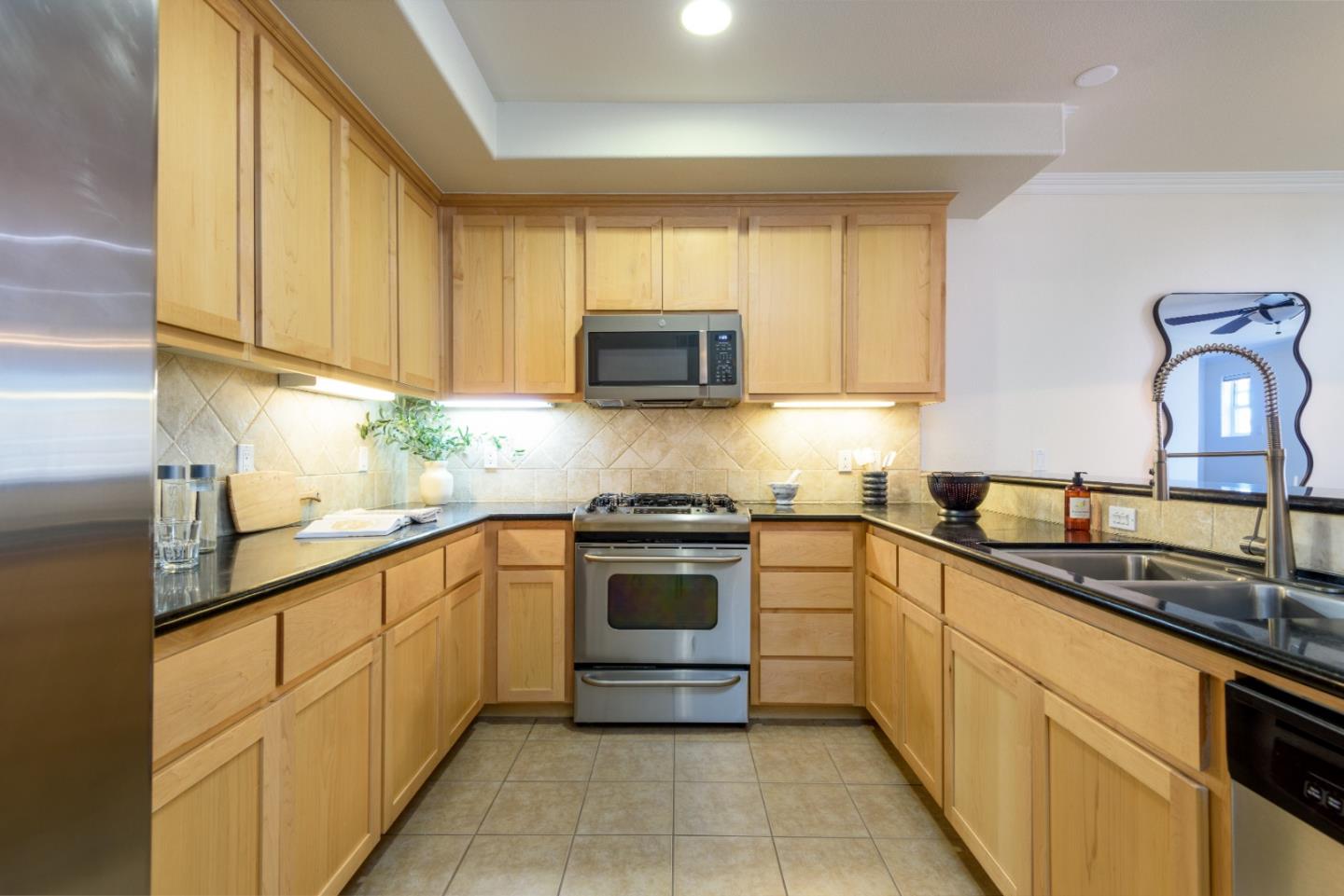 Detail Gallery Image 9 of 24 For 1419 Marcello Dr, San Jose,  CA 95131 - 1 Beds | 1/1 Baths