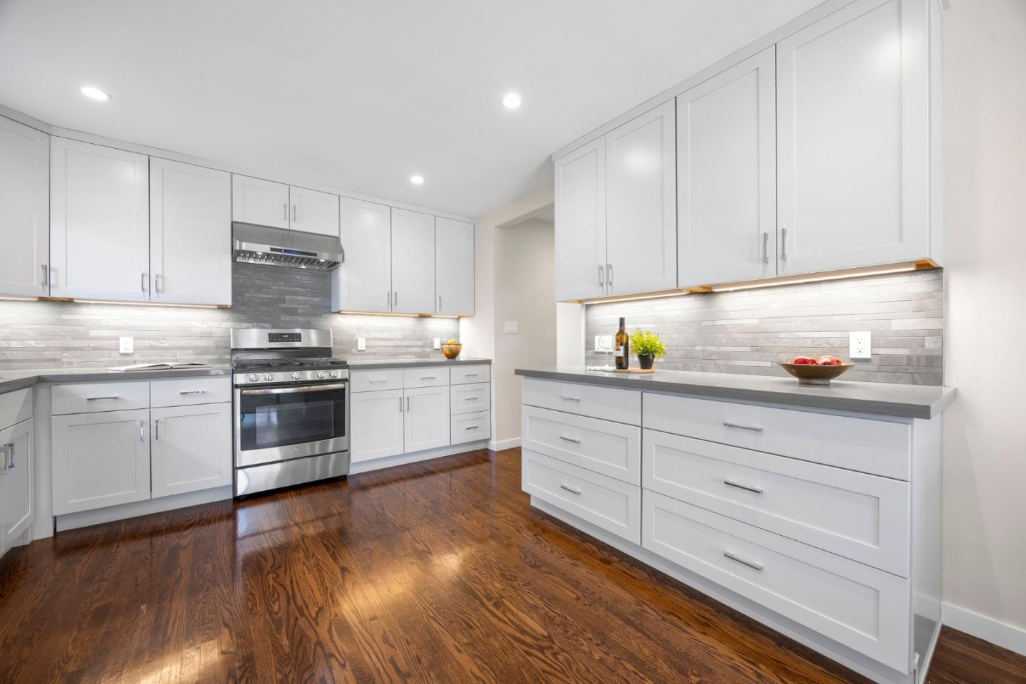 Detail Gallery Image 21 of 55 For 313 Del Rosa Way, San Mateo,  CA 94403 - 3 Beds | 2 Baths