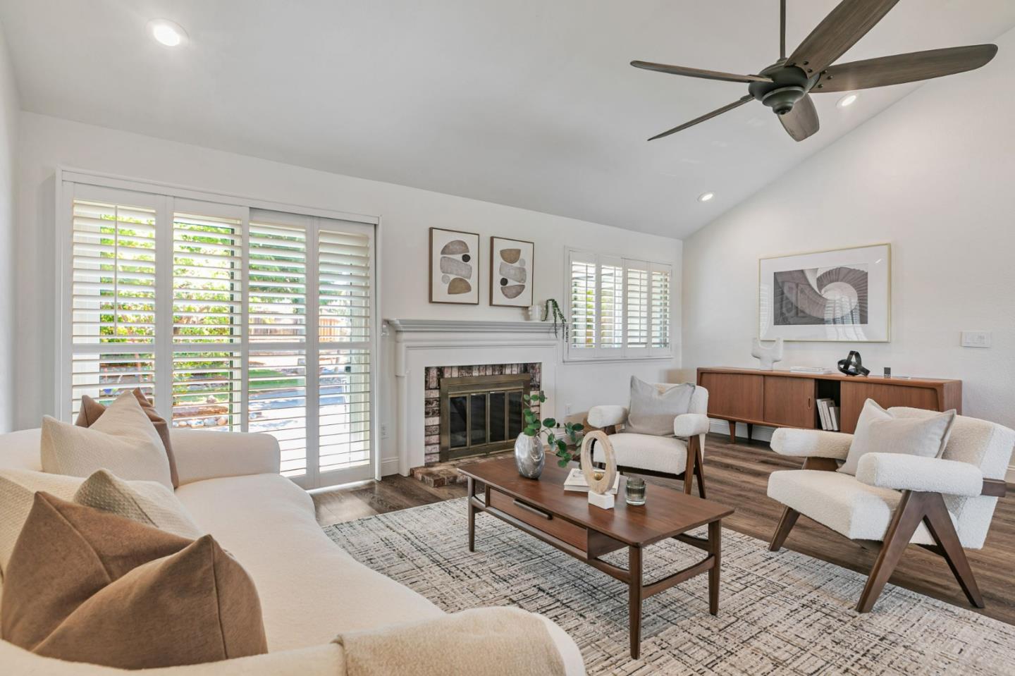 Detail Gallery Image 11 of 48 For 3024 Meadowlands Ln, San Jose,  CA 95135 - 4 Beds | 2 Baths