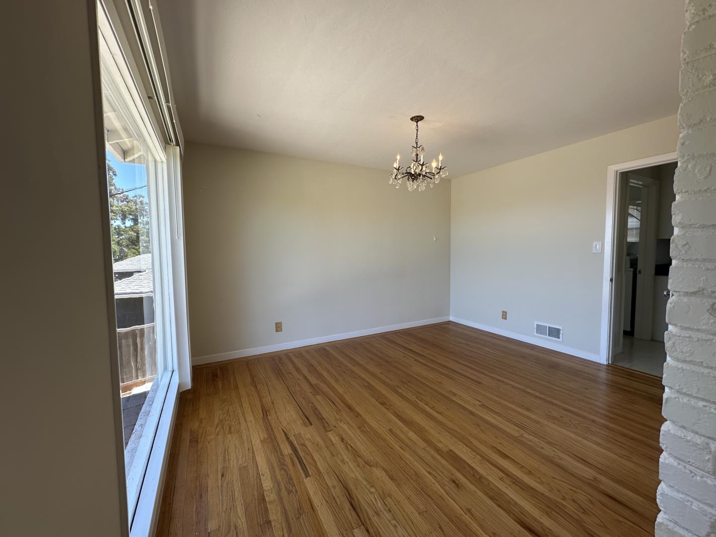 Detail Gallery Image 10 of 40 For 346 Rolling Hills Ave, San Mateo,  CA 94403 - 3 Beds | 2 Baths