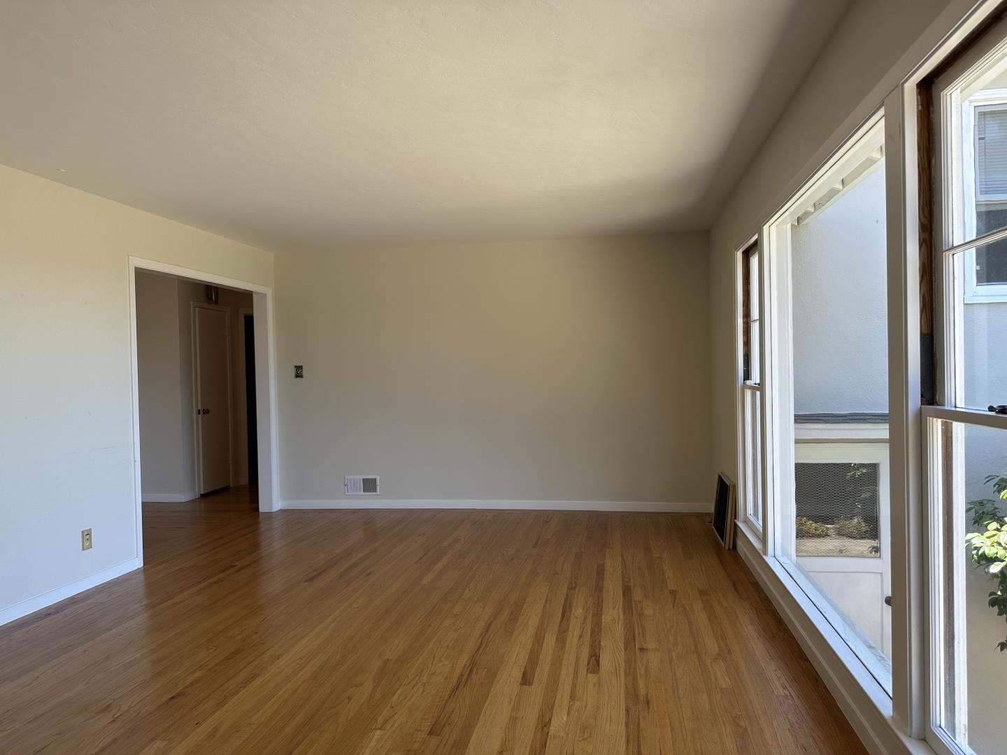 Detail Gallery Image 11 of 40 For 346 Rolling Hills Ave, San Mateo,  CA 94403 - 3 Beds | 2 Baths