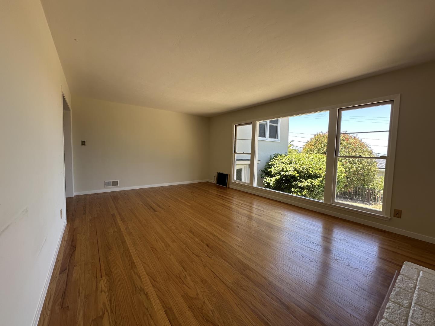 Detail Gallery Image 8 of 40 For 346 Rolling Hills Ave, San Mateo,  CA 94403 - 3 Beds | 2 Baths