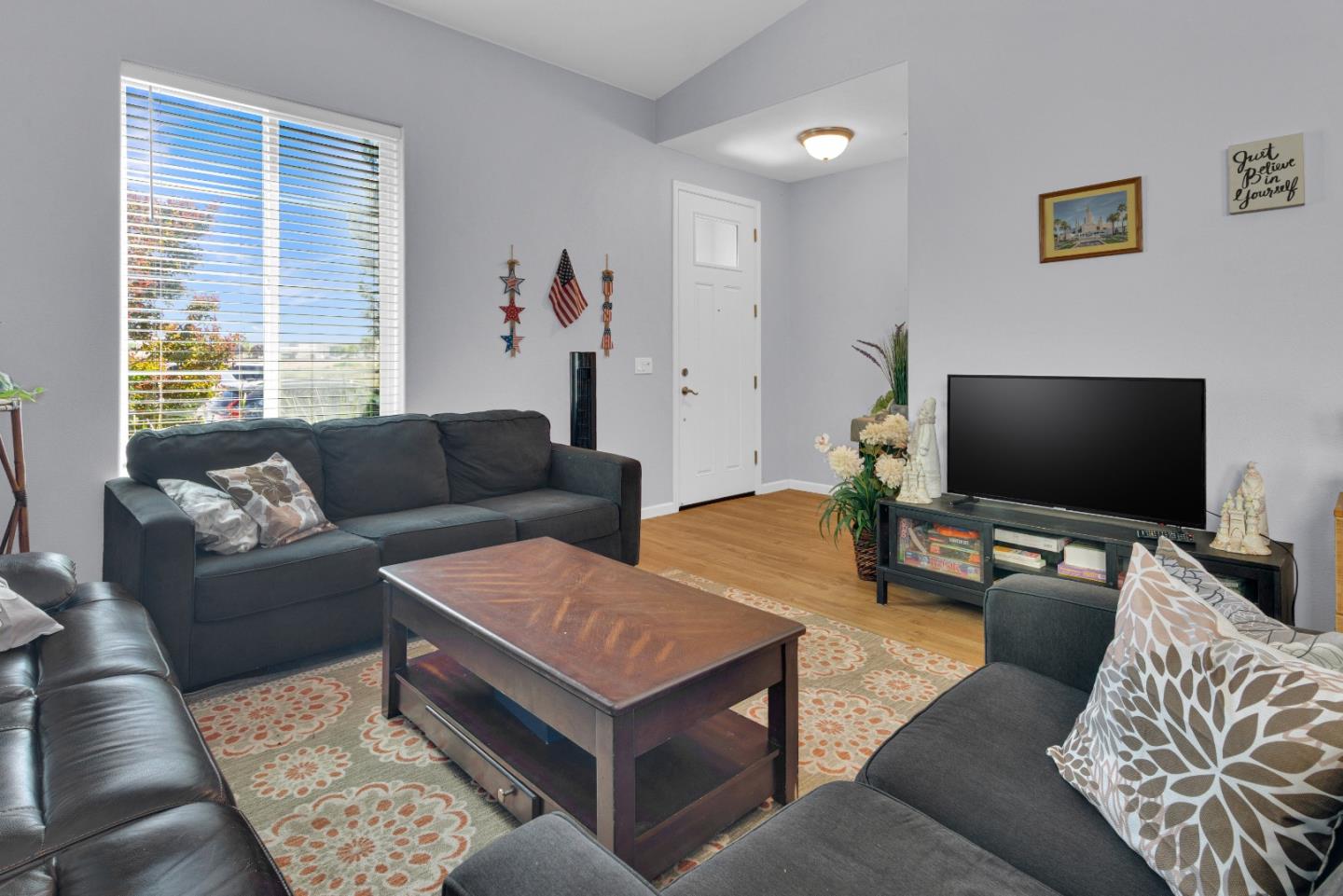 Detail Gallery Image 4 of 25 For 631 Livingston Ave, King City,  CA 93930 - 4 Beds | 2 Baths