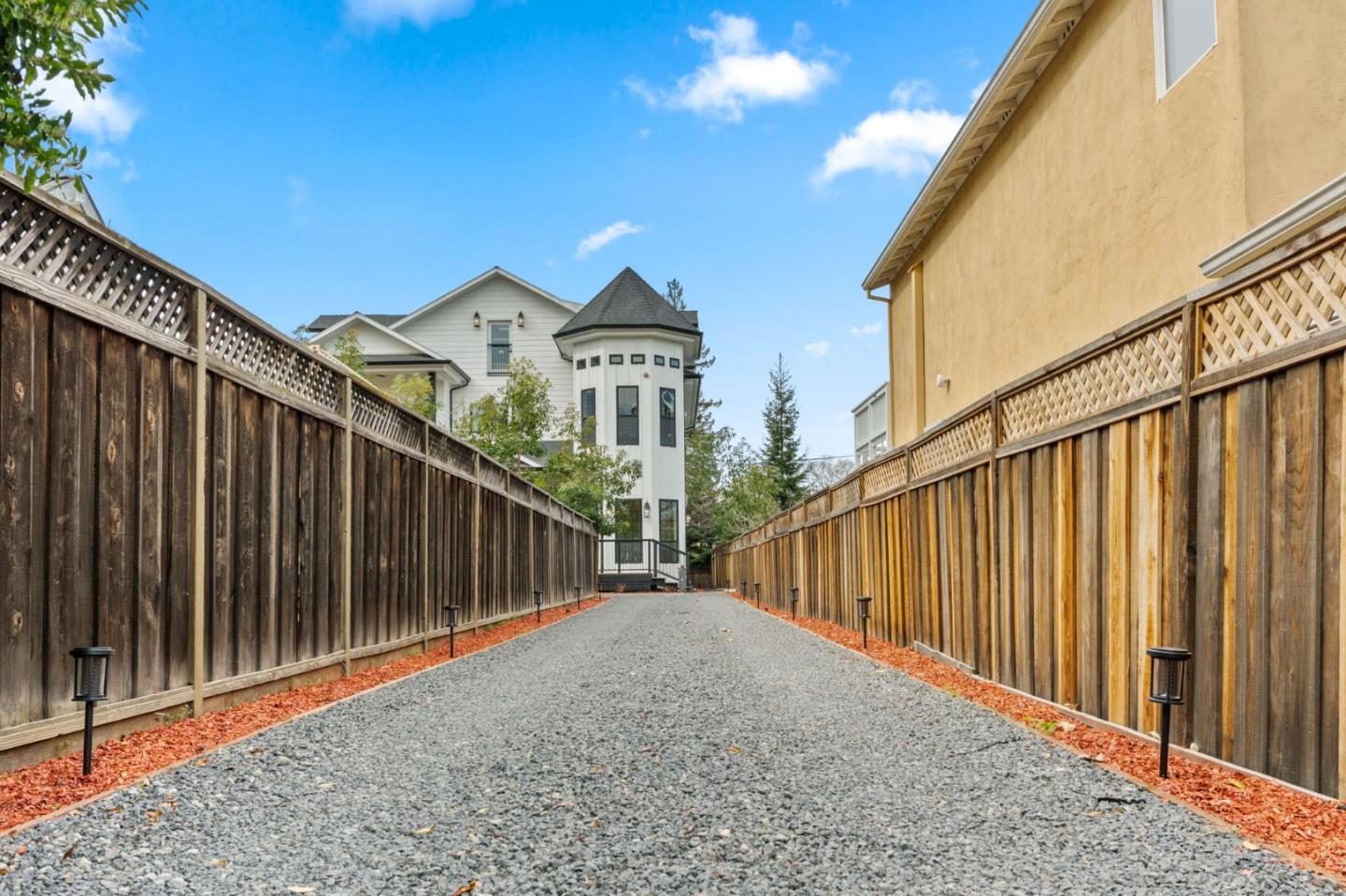 Detail Gallery Image 16 of 84 For 1327 Pine Ave, San Jose,  CA 95125 - 5 Beds | 4/1 Baths
