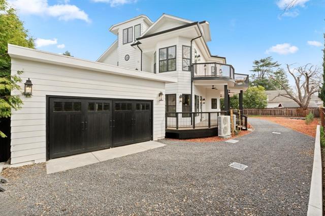 Detail Gallery Image 6 of 84 For 1327 Pine Ave, San Jose,  CA 95125 - 5 Beds | 4/1 Baths