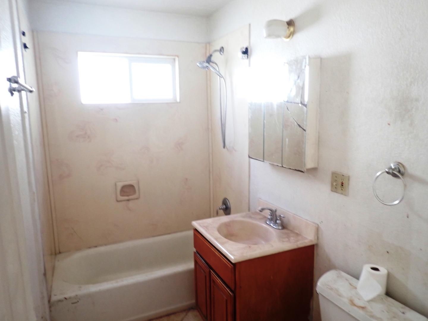 Detail Gallery Image 8 of 12 For 513 Phillip St, Vallejo,  CA 94590 - 2 Beds | 1 Baths