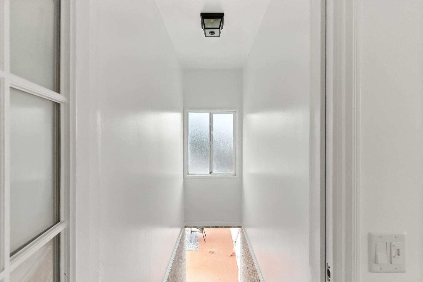 Detail Gallery Image 25 of 65 For 52 Eastwood Dr, San Francisco,  CA 94112 - 6 Beds | 6 Baths