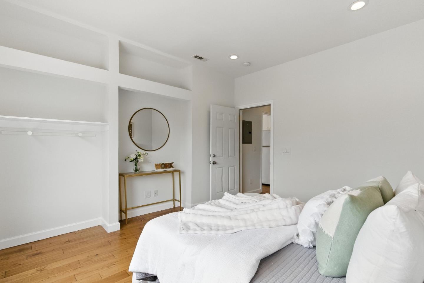 Detail Gallery Image 27 of 65 For 52 Eastwood Dr, San Francisco,  CA 94112 - 6 Beds | 6 Baths
