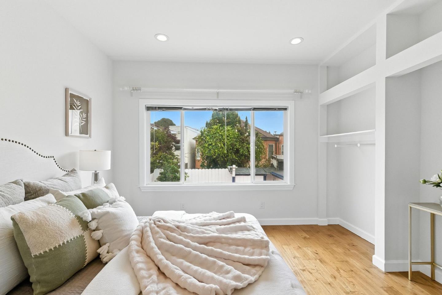 Detail Gallery Image 29 of 65 For 52 Eastwood Dr, San Francisco,  CA 94112 - 6 Beds | 6 Baths
