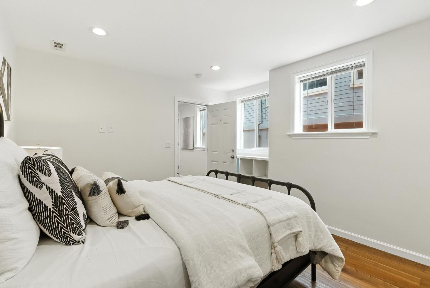 Detail Gallery Image 53 of 65 For 52 Eastwood Dr, San Francisco,  CA 94112 - 6 Beds | 6 Baths