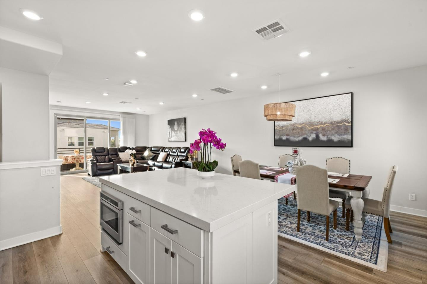 Detail Gallery Image 17 of 45 For 202 Keeper, Irvine,  CA 92618 - 3 Beds | 3/1 Baths