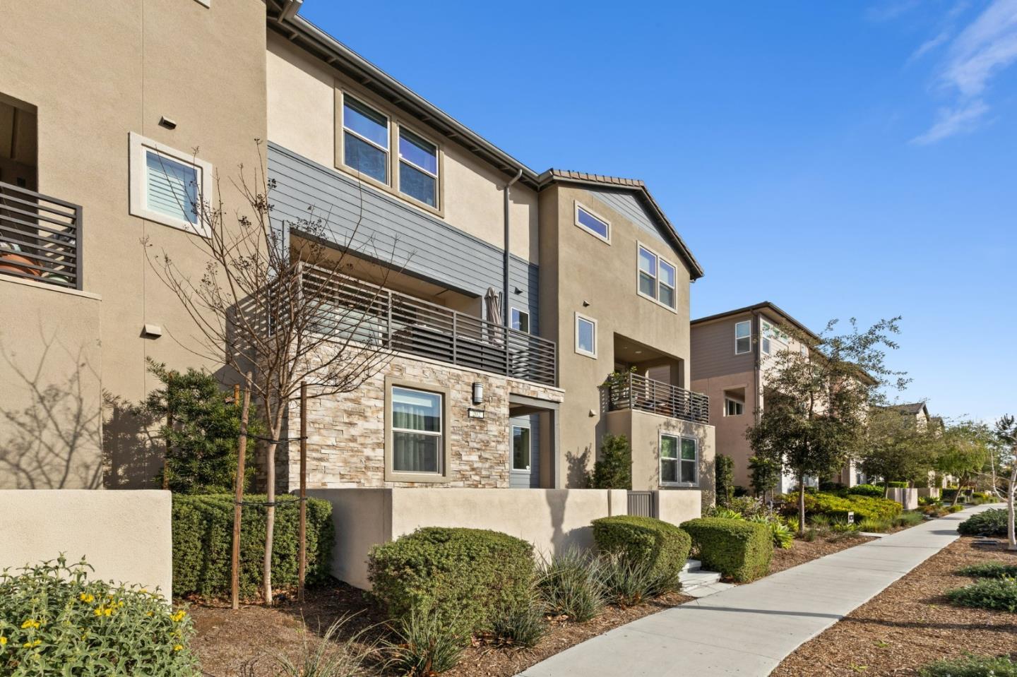Detail Gallery Image 2 of 45 For 202 Keeper, Irvine,  CA 92618 - 3 Beds | 3/1 Baths