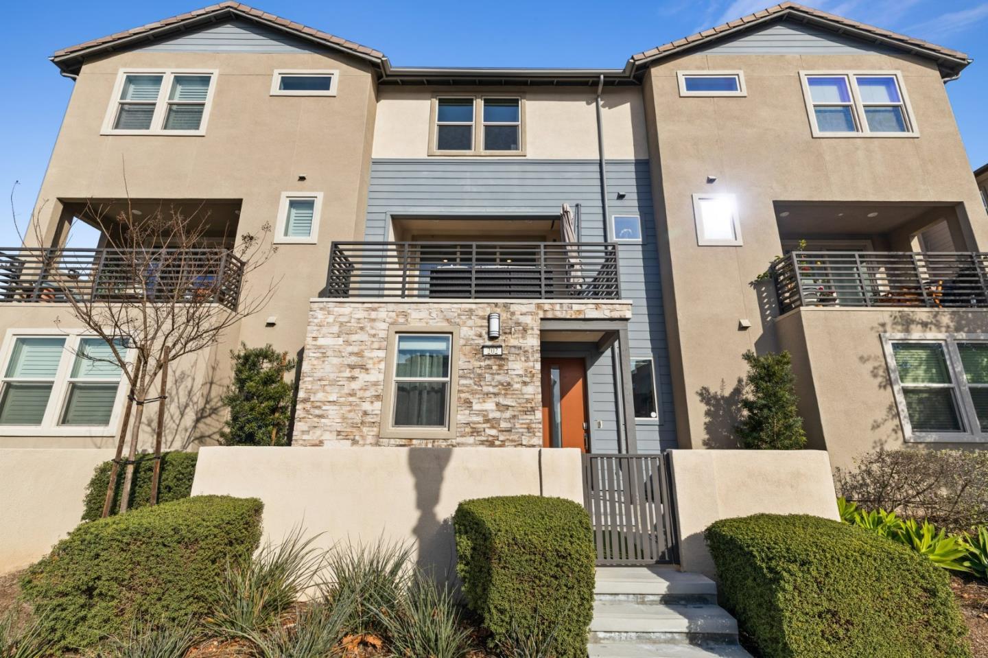 Detail Gallery Image 3 of 45 For 202 Keeper, Irvine,  CA 92618 - 3 Beds | 3/1 Baths