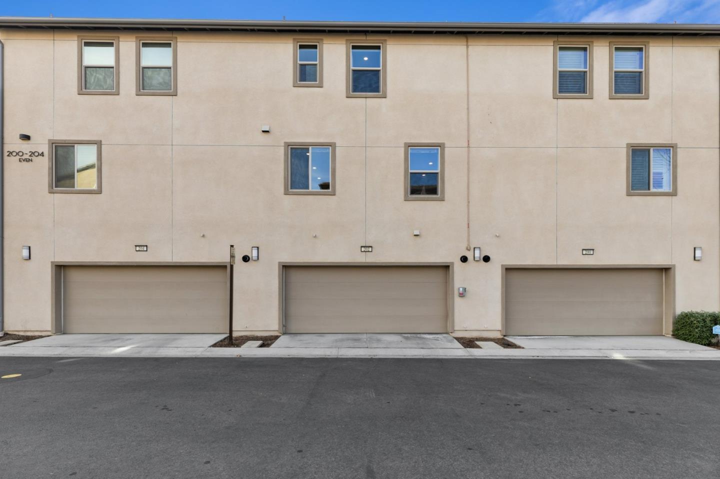 Detail Gallery Image 35 of 45 For 202 Keeper, Irvine,  CA 92618 - 3 Beds | 3/1 Baths