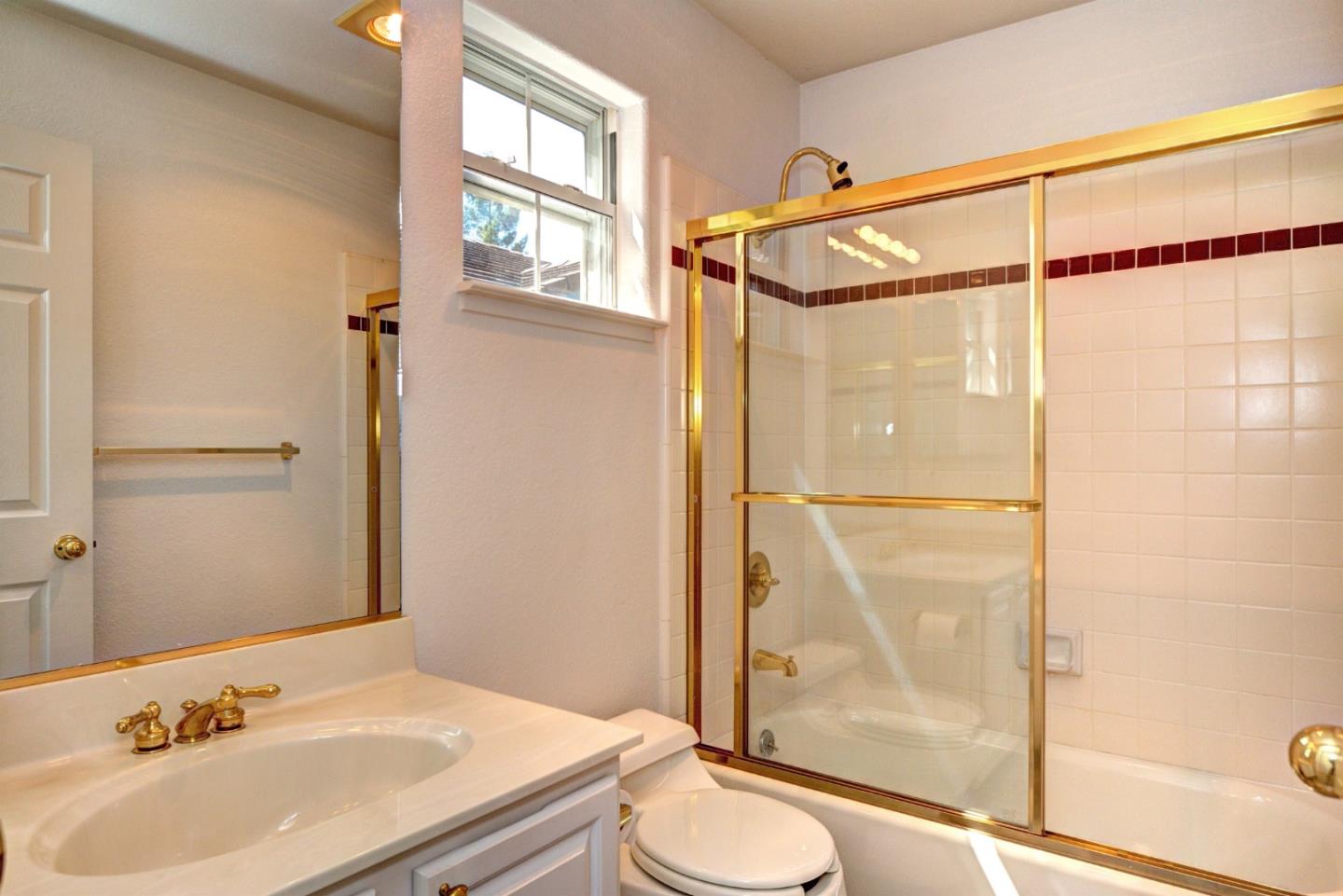 Detail Gallery Image 10 of 14 For 4173 El Camino Real, #49, Palo Alto,  CA 94306 - 3 Beds | 3/1 Baths