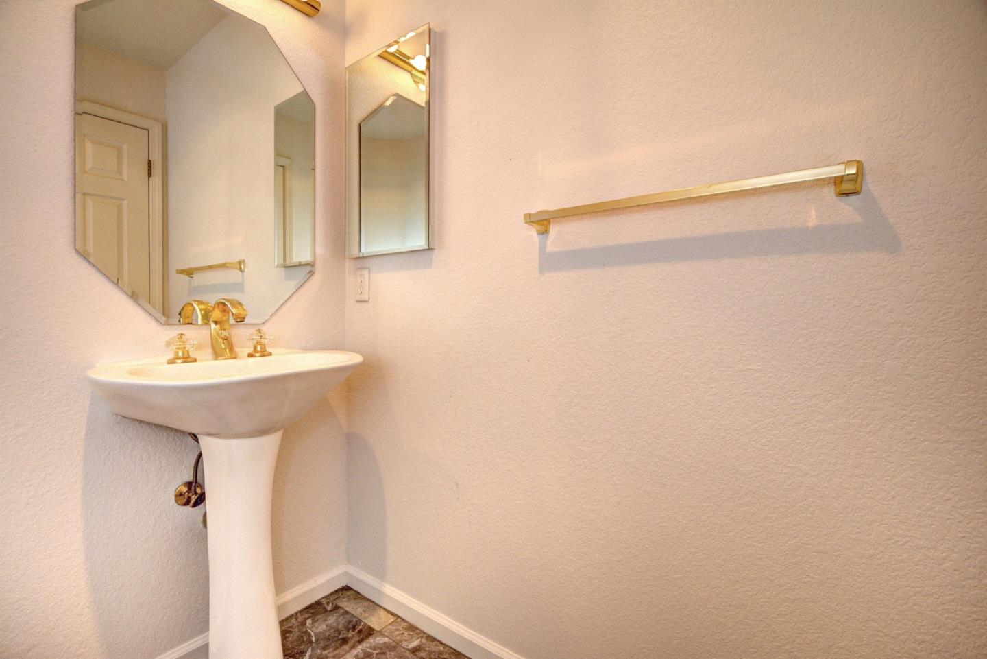 Detail Gallery Image 11 of 14 For 4173 El Camino Real, #49, Palo Alto,  CA 94306 - 3 Beds | 3/1 Baths