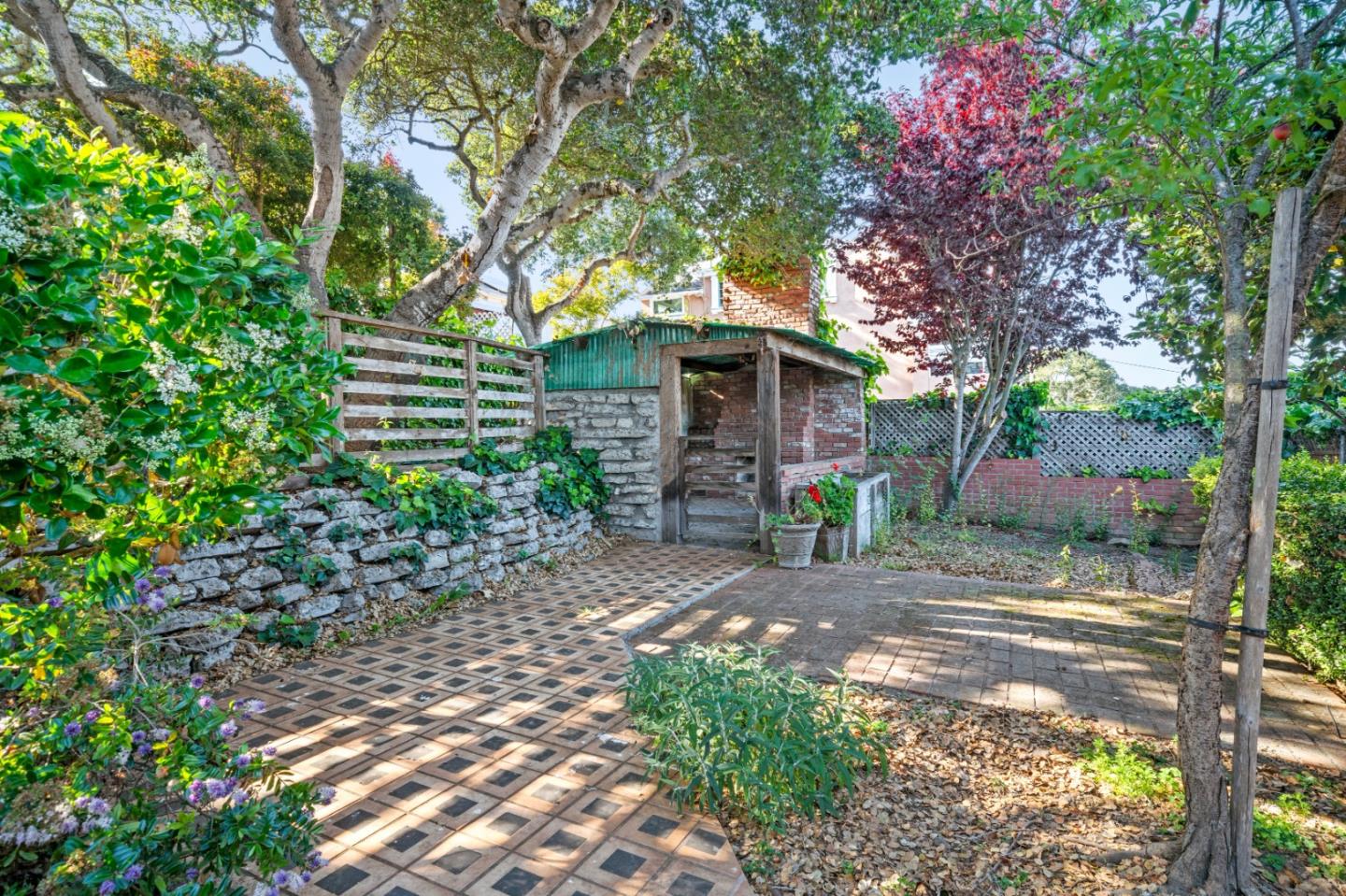 Detail Gallery Image 14 of 14 For 1028 West Franklin Street, Monterey,  CA 93940 - 2 Beds | 2 Baths