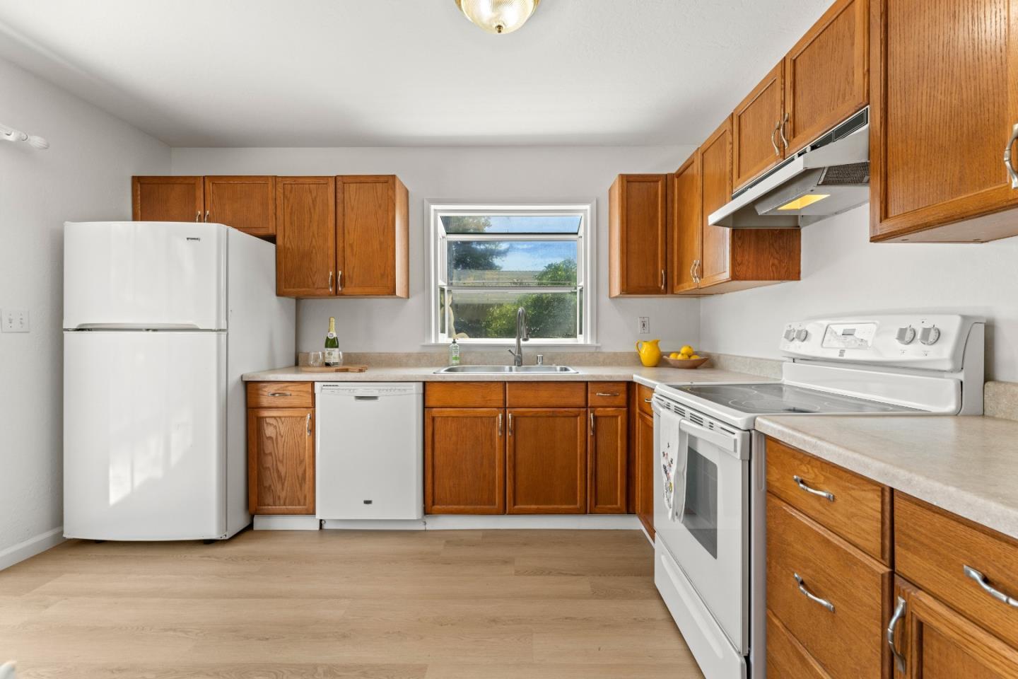 Detail Gallery Image 11 of 37 For 330 Trescony St, Santa Cruz,  CA 95060 - – Beds | – Baths