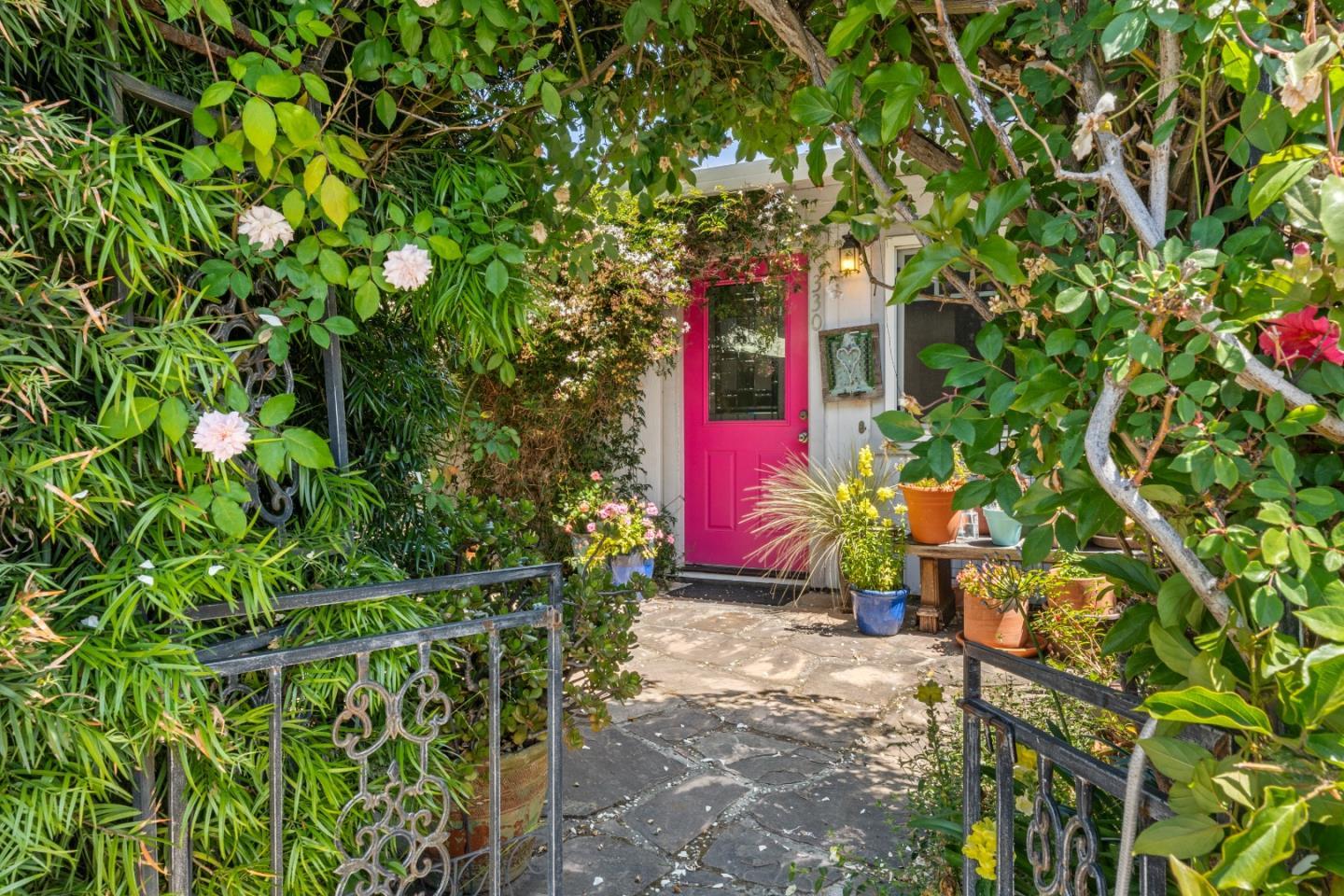 Detail Gallery Image 13 of 37 For 330 Trescony St, Santa Cruz,  CA 95060 - – Beds | – Baths