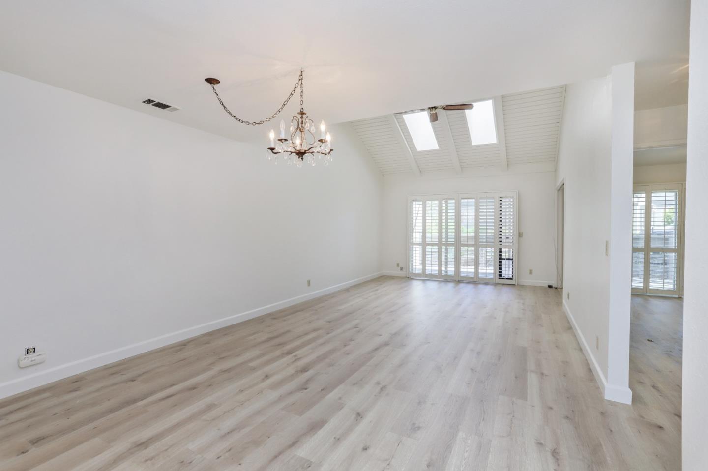 Detail Gallery Image 11 of 30 For 6066 Montgomery Bnd, San Jose,  CA 95135 - 2 Beds | 1 Baths