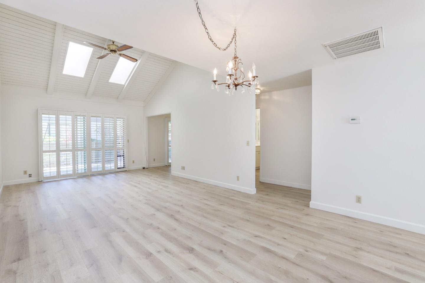 Detail Gallery Image 12 of 30 For 6066 Montgomery Bnd, San Jose,  CA 95135 - 2 Beds | 1 Baths
