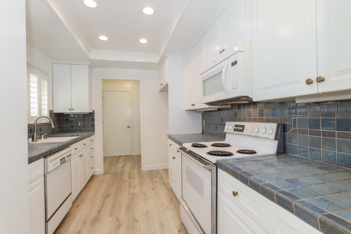 Detail Gallery Image 23 of 30 For 6066 Montgomery Bnd, San Jose,  CA 95135 - 2 Beds | 1 Baths