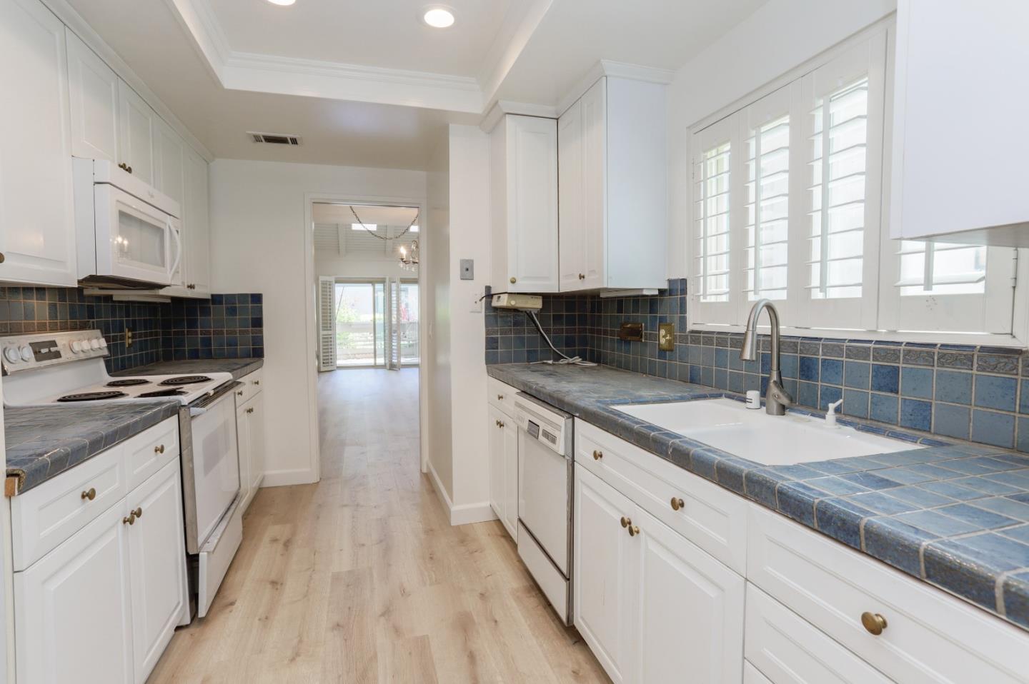 Detail Gallery Image 25 of 30 For 6066 Montgomery Bnd, San Jose,  CA 95135 - 2 Beds | 1 Baths