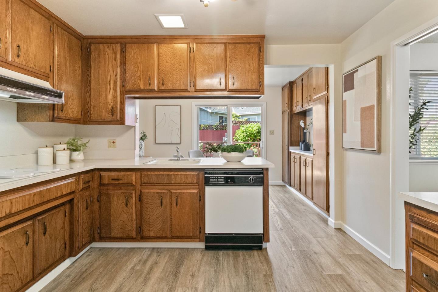 Detail Gallery Image 24 of 61 For 1118 Alameda De Las Pulgas, Redwood City,  CA 94061 - 3 Beds | 2/1 Baths
