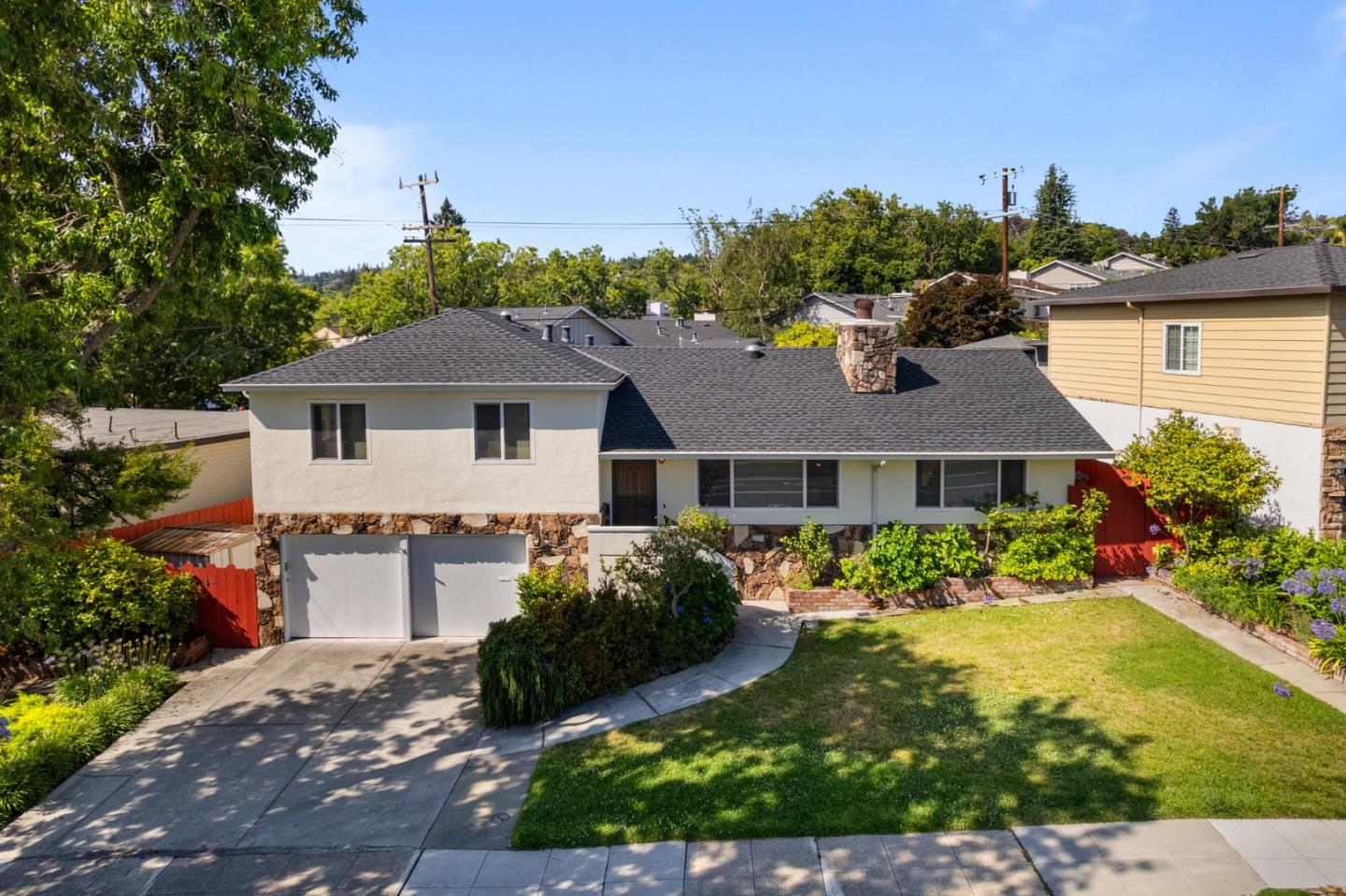 Detail Gallery Image 4 of 61 For 1118 Alameda De Las Pulgas, Redwood City,  CA 94061 - 3 Beds | 2/1 Baths