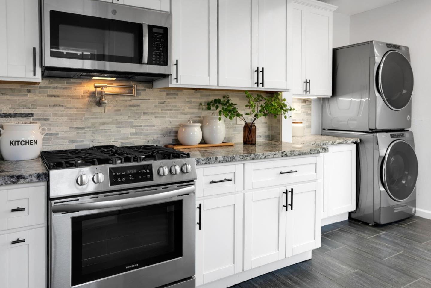 Detail Gallery Image 10 of 30 For 1349 Jefferson Ave, Redwood City,  CA 94062 - 2 Beds | 2 Baths